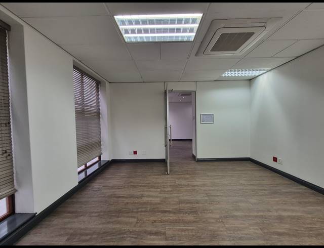 162M² OFFICE TO LET IN SANDTON CENTRAL